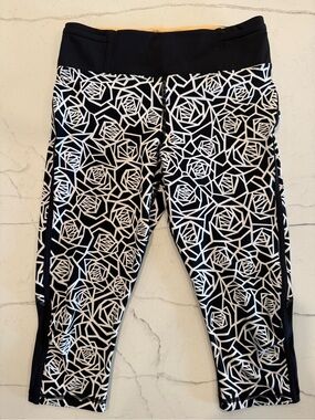 Lululemon Women’s Cropped Leggings, Size 6, Like New